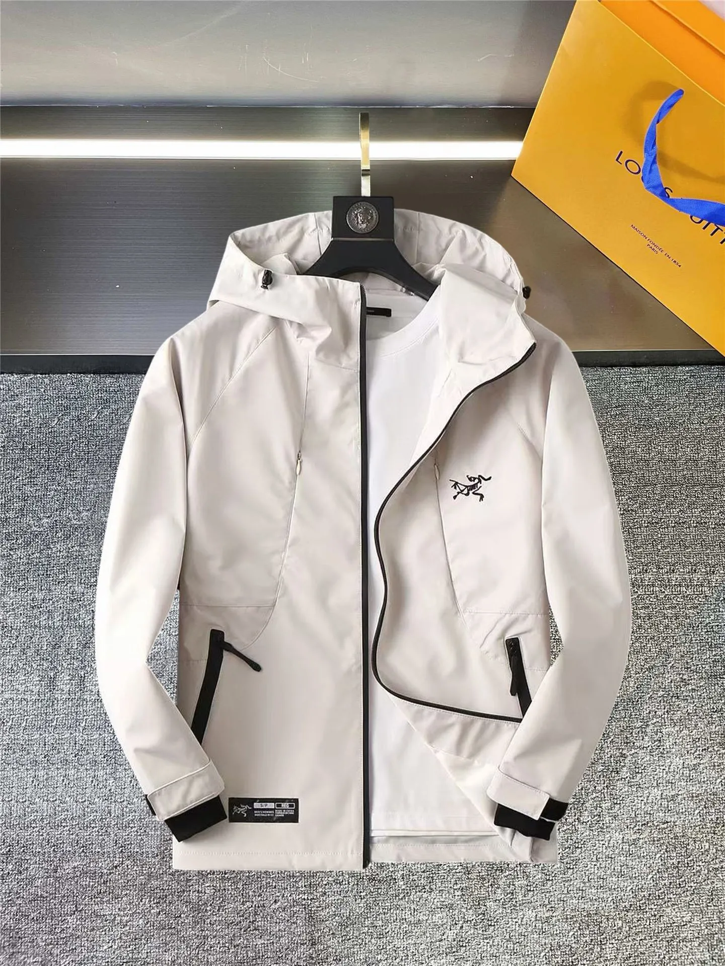 Same Style， ， 2026 New Arrival ， Original Premium Breathable ， ， ， Quality。 ， Sizes：M～3XL，